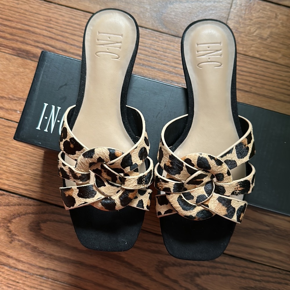 NWT INC Gargi Knot-Front Slide Sandals